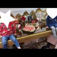 میز نهار خوری ۶نفره ولی ۴تا صندلی داره