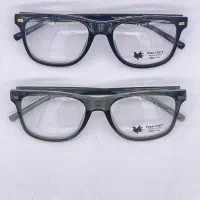 فروشنده و منشی عینک چشم پزشکی