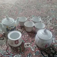 دو قندان وقوری وجندتا فنجان نو نو