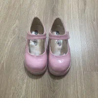 کفش صورتی دخترانه
