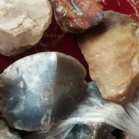 سنگ و کیف زندان بافت فروشی