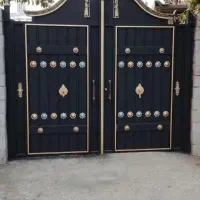 نقاش در پنجره