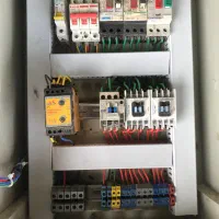 برقکار و گروه فنی و مهندسی