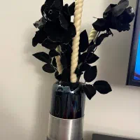 گل و گلدان مشکی