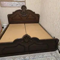 تخت دو نفره تمیز در حد نو