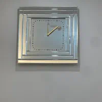 ساعت دیواری