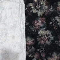 یک عدد چادر رنگی و چادر نمازی