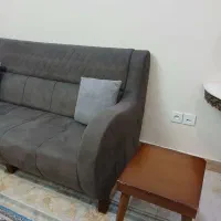 مبل ۵ نفره همراه با میز جلو مبلی چوبی و دوعدد عسلی|مبلمان خانگی و میز عسلی|تهران, خاوران|دیوار