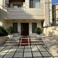 ۱۲۲متر تک واحدی بالای میدان ملت