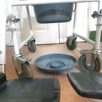 ویلچر حمام توالت نو و محکم و قفل دار|پزشکی|قم, پردیسان|دیوار