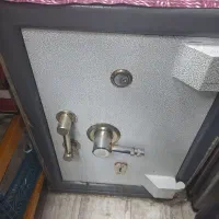 یک عدد گاوصندوق نوع ع