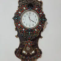ساعت دیواری نگین دار