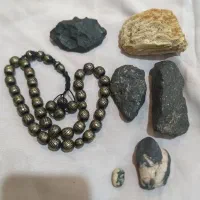 تعدادی سنگ