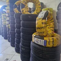 کارگر لاستیک فروشی