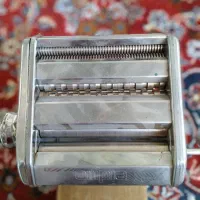 چرخ رشته‌بر‌ قدیمی|ظروف پخت‌وپز|صحنه, |دیوار