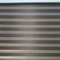 پرده زبرا طرح چوب در حد نو