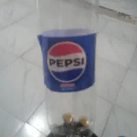 بطری خالی یک نیم فروشی