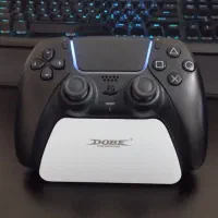دسته ps5 به همراه استند