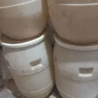 بشکه ۱۲۰کیلویی|ظروف نگهدارنده، پلاستیکی، یک‌بارمصرف|قم, چهار مردان|دیوار