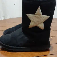 نیم بوت مشکی در حد نو