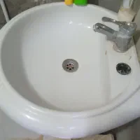روشویی پایه دار