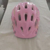 کلاه ایمنی دوچرخه سواری و اسکیت و سالم است