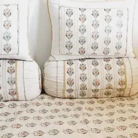 بالش و پشتی