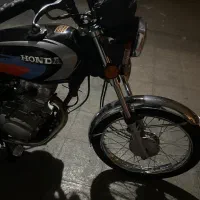 هوندا ۱۴۰۲ پیشرو ۱۵۰ سی دی ای قرمز جرقه