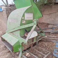 خرمنکوب‌ برقی همراه با دینام