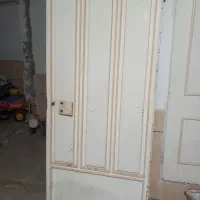 درب حیاط وپنجره سالم