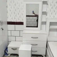 تختخواب میز پاتختی کاملا سالم