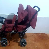 کالسکه دوقلو