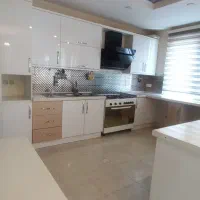 ۱۳۰متر ۳خواب با امکانات. ط اول/حبیب اله شمال