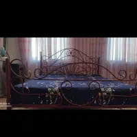 تخت دونفره و میز آرایش فرفوژه