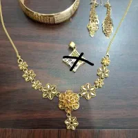 (النگو،گوشواره،گردنبند)