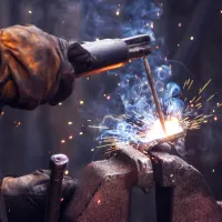 استخدام جوشکار برقکار الکترونیک و کارگر ساده