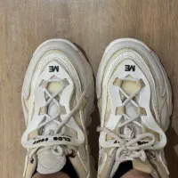 کتونی های سایز ۳۷