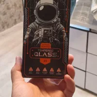 گلس شیشه ای آنتی استاتیک ۷۰ هزار تومن