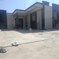 یک شاگرد و ی استا واسه کاشی کاری و سنگ کاری