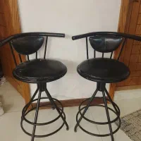 یک جفت صندلی چرخشی