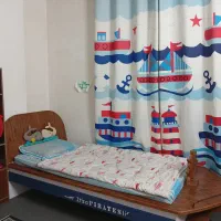 تخت نوجوان