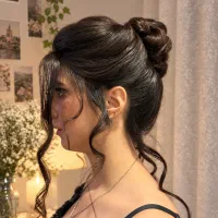 شنیونکار و میکاپ