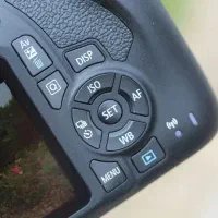 دوربین عکاسی Canon 2000D|دوربین عکاسی و فیلم‌برداری|یزد, |دیوار