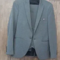 کت وشلوار طوسی