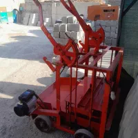 فروش فوری دستگاه بلوک زن ۸قالبه نو(سفارشی)|ماشین‌آلات صنعتی|کرمان, |دیوار