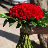 دسته گل طبیعی ۲۰ شاخه گل رز فقط ۱،۴۰۰،۰۰۰ تومان