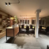 سالن مطالعه و کار کورال