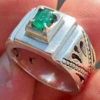 انگشتر نقره زمرد پنج شیر اصل