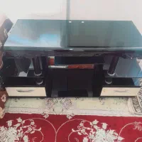 میز تلوزیون شیشیه ای قیمت فقط ۳۰۰تومن