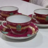 قوردی گردنر و فنجون روسی|کلکسیون اشیاء عتیقه|همدان, |دیوار